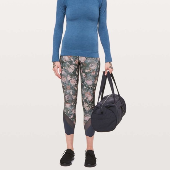 Lululemon Wunder Under Crop II (Special Edition) *Scallop 24" Frosted Rose Multi - Picture 4 of 14